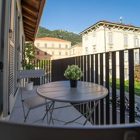 Moderno A 200 Metri Dal Duomo Daire *